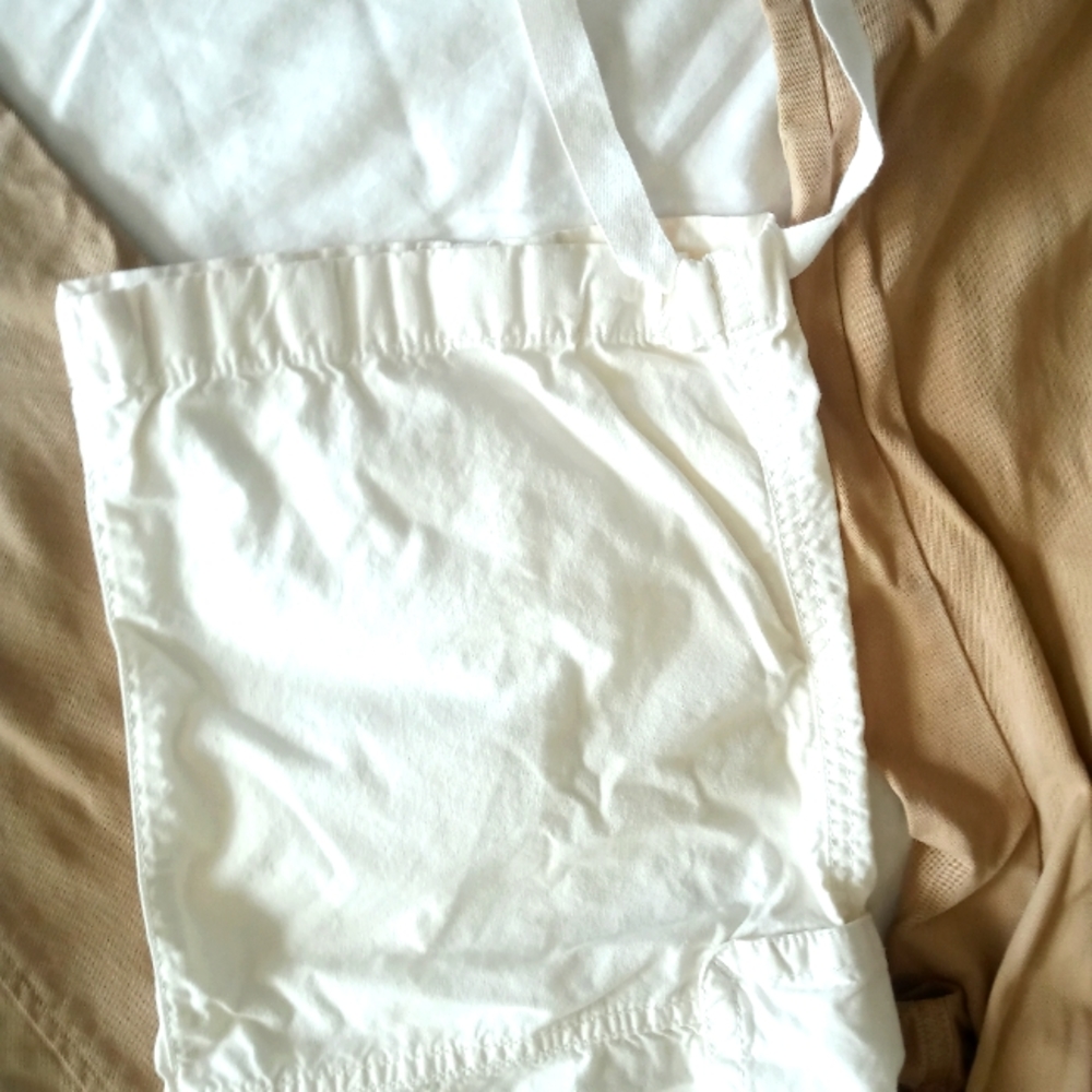Capri Pants . Sz 6 Cement